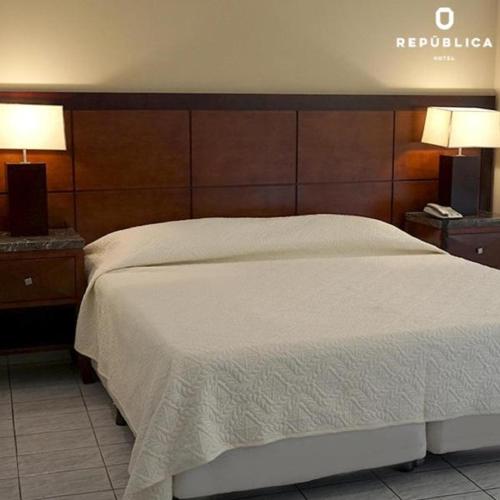 Hotel Republica Panama Located in Calidonia, Hotel República Panamá is a perfect starting point from which to explore Panama City. The property offers a high standard of service and amenities to suit the individual needs 