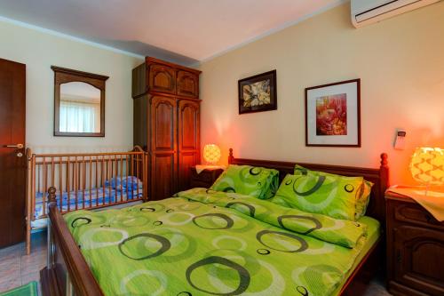 Apartments Varja - image 12