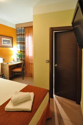 Hostal Ballesta - image 4