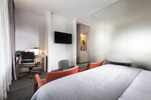 The Melbourne Hotel Room Type - Deluxe Premier King Room