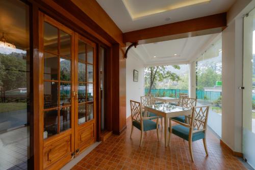 Balkon/Terrasse, WelcomHeritage Ashdale in Nainital