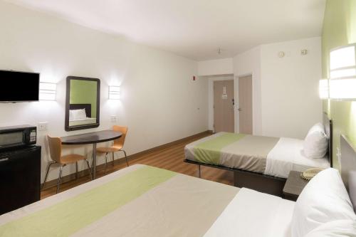 2 double beds