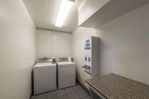 Motel 6-Oklahoma City OK - Bricktown - image 9