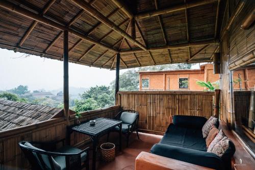 Balcony/terrace, Phu Chaisai Mountain Resort near Doi Tung Royal Villa