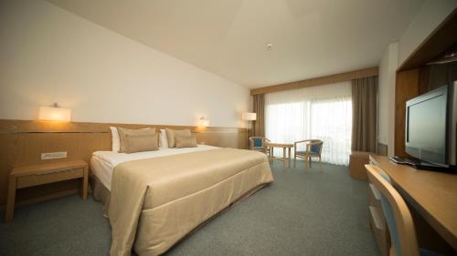Grand Hotel Ontur Cesme - image 3