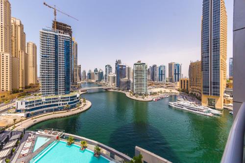 Bay Central Apartment Dubai Marina by Deluxe Holiday Homes - image 2