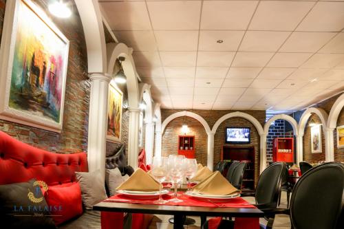 Restaurant, Hôtel Résidence la Falaise in Douala