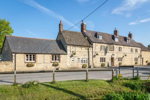 The Lion Bicester - Accommodation - Wendlebury