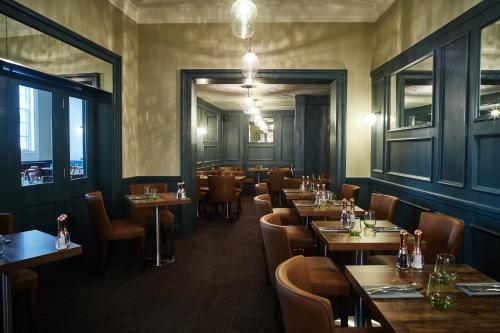 Restaurante, The Chequers Hotel in Newbury