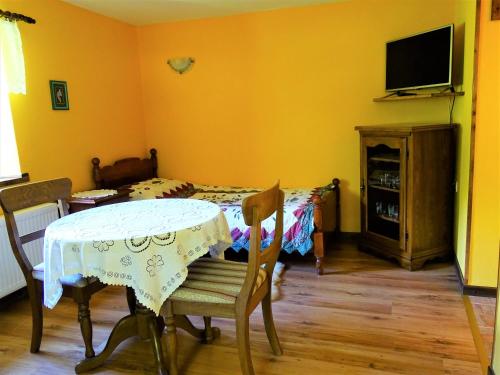 Apartmaji Pr-Gujlu Sela nad Podmelcem 5220 TOLMIN