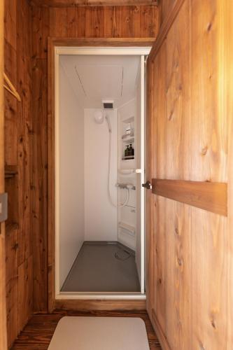 Bed in 8-Bed Mixed Dormitory Room room in Irori Guest House TENMAKU