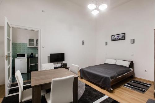 W2 Synagogue Apartment - image 3