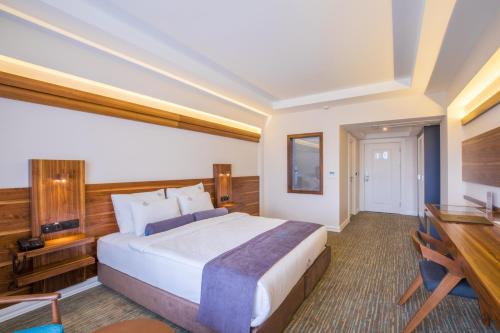 Karpalas City Hotel & Spa - image 11