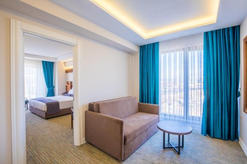 Karpalas City Hotel & Spa Room Type - Executive Suite