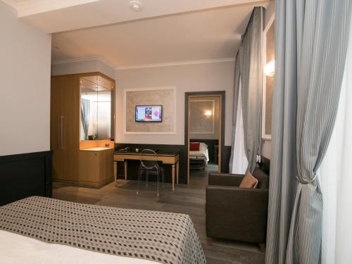 DK Suites - image 3