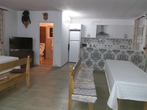 Iekārtas, Casa Alex in Munună