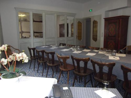 Üzleti központ, Logis Hotel De La Cloche in Obernai