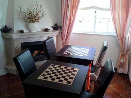 Altura Prime - 5 Suites, Private Pool and Parking, Walk to Beach