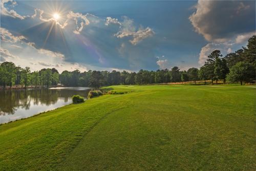 Atlanta Evergreen Lakeside Resort