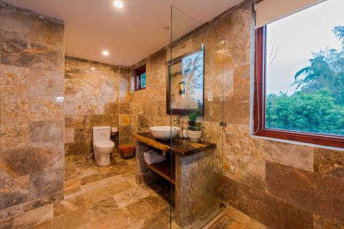 Deluxe Double or Twin Room with Garden View image 2
