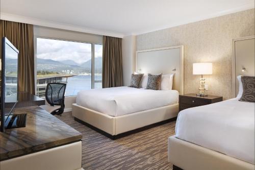 Harbor View Suite with King Bed and Sofa bed
