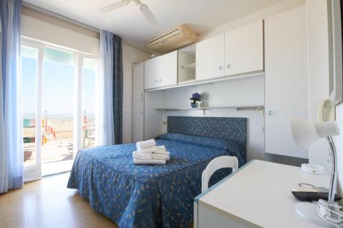 Double or Twin Room with Terrace and Sea View