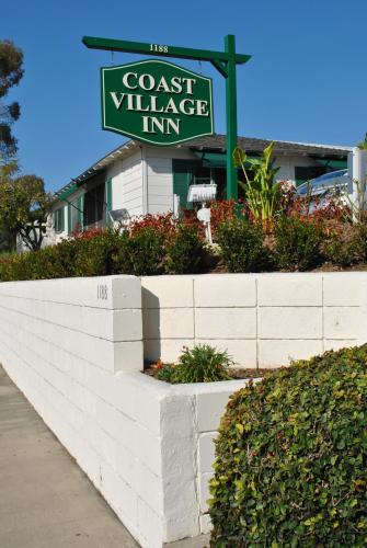 Coast Village Inn - 출입구