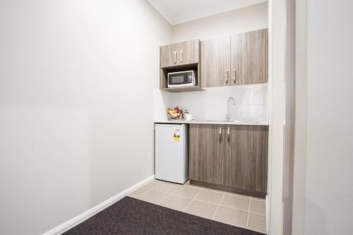 Harvest Lodge Motel - Gunnedah Room Type - Executive Triple Room