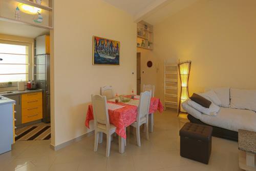 Apartment Klimno View Point - image 3