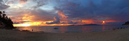Beach, Victoria's B & B in Puerto Galera