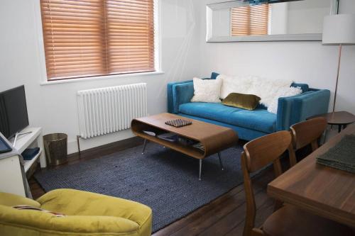 Super Refurbished 1 Bed Apartment, , London