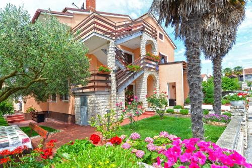 Apartments Orange 167 - Novigrad Istria