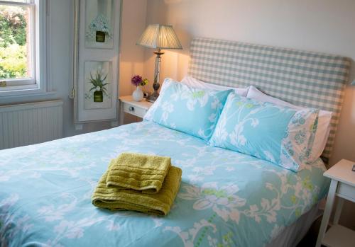 The Hollies Bed and Breakfast in โอคขาม