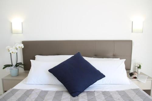 Double or Twin Room with Balcony image 1