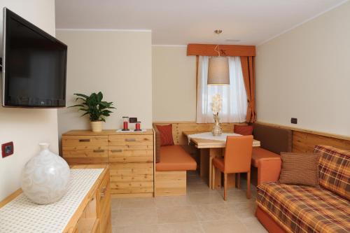 Residence Marisol Camere & Appartamenti - Mezzana Centre 5