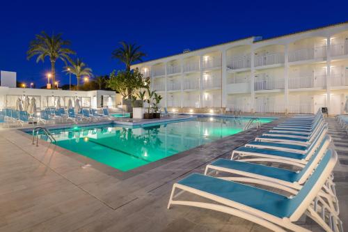 Hotel Playasol Cala Tarida - image 7