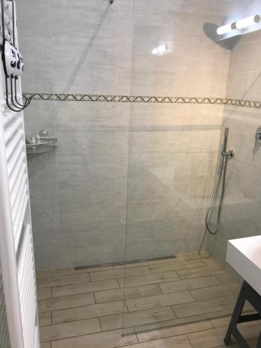 B&B La Rosa del Lago Room Type - Family Room with Shower