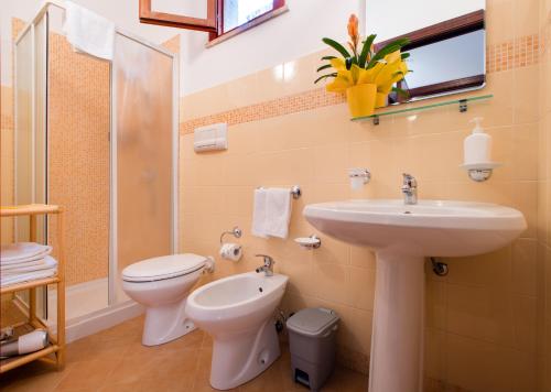 Single Room with Balcony image 3