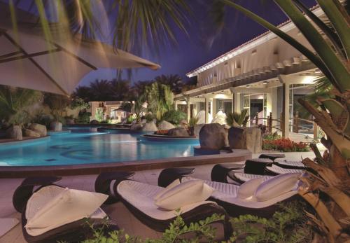 Spa, Sunset Beach Resort Marina & Spa in Al Tahliyah