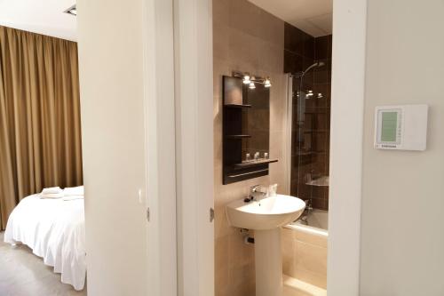 Superior Apartment image 2