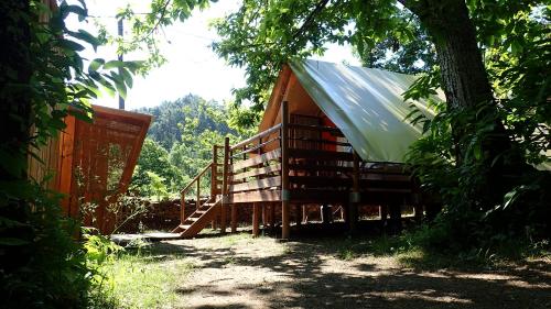 Camping La Châtaigneraie - Hotel - Gravières