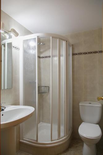 UHC Ventura Park Apartments - image 11