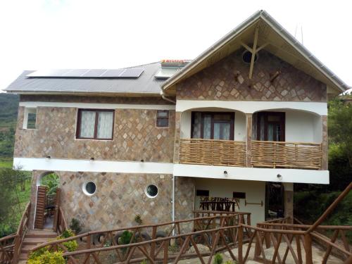 Lake Bunyonyi Rock Resort