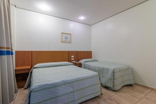 Standard Triple Room image 10