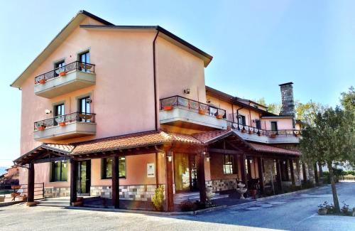 Hotel Ristorante La Madia, Fossato di Vico bei Sassoferrato