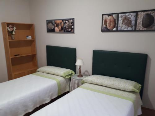 Twin Room with Shared Bathroom image 4