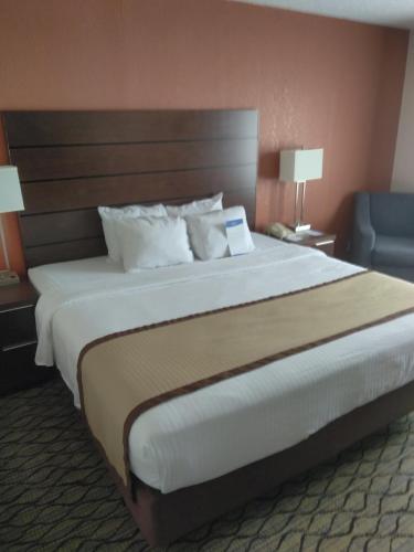 Baymont by Wyndham Madison Heights Detroit Area - main image