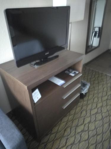 Baymont by Wyndham Madison Heights Detroit Area - image 3