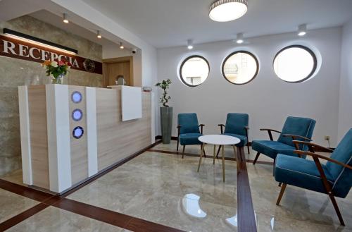 Lobby, Akoja in Wladyslawowo
