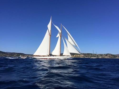 Saint-Tropez walking distance, sea view house